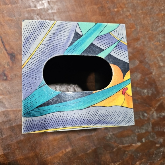 Decorative Tropical Tissue Cover Box - Picture 4 of 4